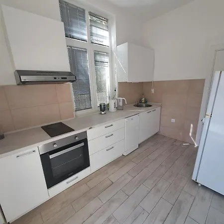 Midway Appartement *